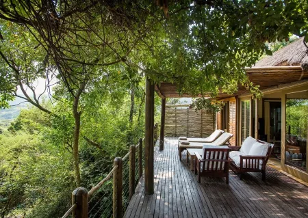 Luxury lodge in serene Karkloof Valley with 16 Villas Отели рядом с достопримечательностью «Golden Horse Golf Village»