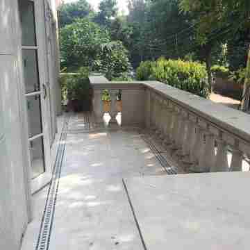 New & Luxurious 5-star serviced apartment located in gated colony in South Delhi Others