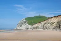 5 minutes walk from the beach of blériot-plage! ground floor apartment. Hotels near Plage