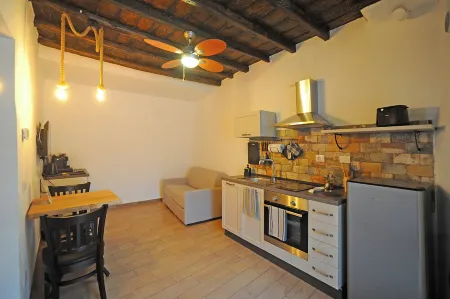 La Corte di GreSi - Holiday home in the heart of medieval Tivoli Отели в г. Тиволи
