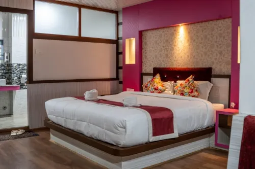 Mandarin Village Resort Các khách sạn ở Kaluk