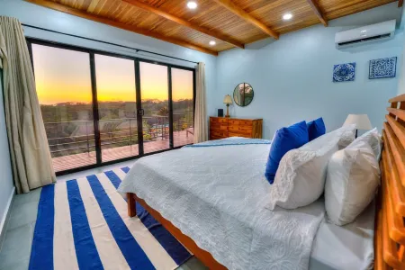 House Ojos Azules  4-bedroom house oceanview Nosara