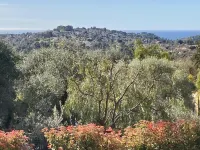 house facing SOUTH between sea and mountains 5 minutes from the city center