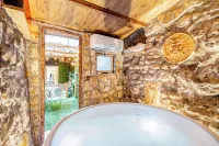 Villa d'Este - Garden & Jacuzzi