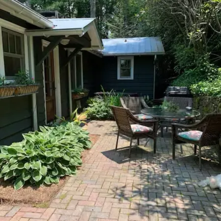 Highlands Lakefront Home 2 minutes from downtown!