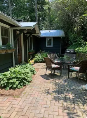Highlands Lakefront Home 2 minutes from downtown!