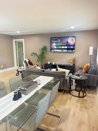 Atlanta Crystal Suite Near Downtown