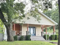 Enjoyable 3-bedroom house with AC in charming Van Buren