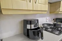 2 bedroom house in Aylesbury, Free Privet Parking