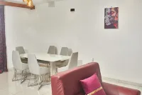 Luxe Guest House