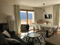 Mountain View Apartment - Large South-facing Terrace