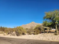 Private Room with Ensuite Bath. Furnished. Gorgeous Mountain Views  and Sunsets.