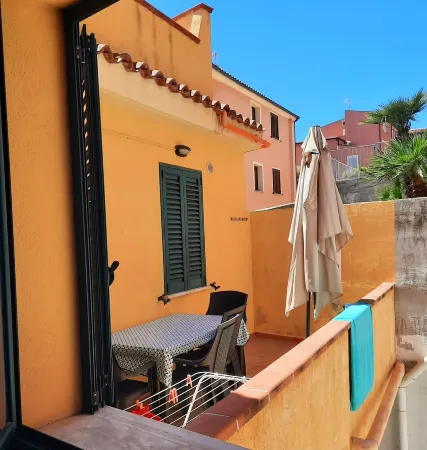 DaNiCo Residence: splendid and bright renovated holiday home with parking space Отели рядом с достопримечательностью «Архипелаг Маддалена»