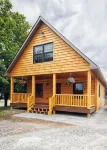 Cozy Cabin built 2024  in Deposit,NY Short walk to best Fly Fishing in Northeast Hotels in Deposit
