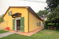 Sun & Moon Cottage with private pool and garden