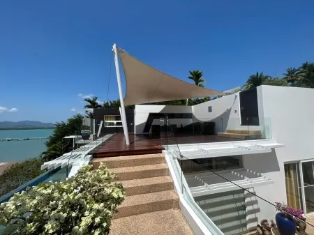 High-quality stay on Bay of Cape Yamu with a panoramic sea view of the Sapan Bay Отели рядом с достопримечательностью «Bang Rong»