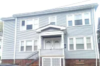 Boston Getaway, Easy City Access: Spacious 5-bedroom Hotels in Mattapan