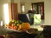 HOUSE WITH SWIMMING POOL 22000L SOLAR HEATING