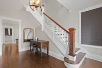 Spacious 5-bedroom historical house in downtown Tarpon Springs with WiFi, AC