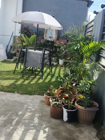 Friendly neighborhood with garden that you can relax while  sipping your coffee. Отели в г. Липа