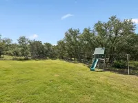 Stunning 6 Bedroom vacation home with pool & hot tub 5 minutes from Frio River! Hotels in Concan