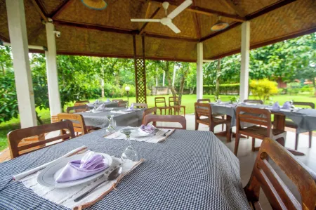 The Satwa Elephant Ecolodge Отели в г. East Lampung Regency