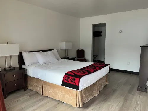 The Driftwood Lodge