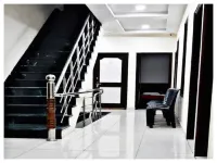 Goroomgo Madhu Palace Katra