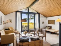 "Felis" - 575m from the sea