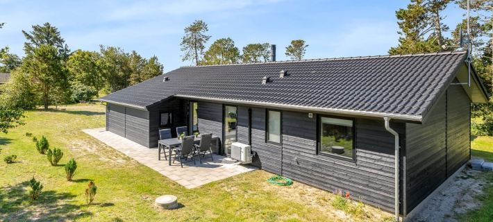 "Jerrit" - 225m from the Sea Hotels in Saeby