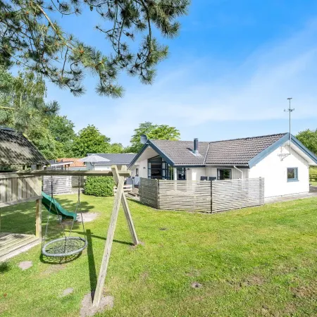 "Truls" - 800m from the Sea
