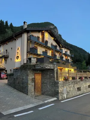 La Madonnina Del Gran Paradiso Wellness Hotel