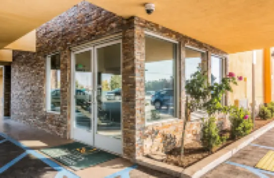Quality Inn & Suites Near Downtown Bakersfield