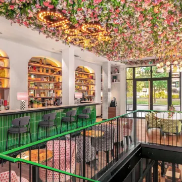 Chachacha Hôtel Отели рядом с достопримечательностью «Станция Haluchère-Batignolles»