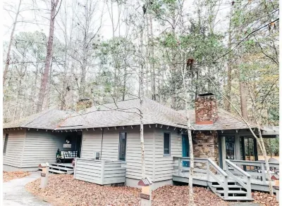 Designer Hideaway @ Callaway Gardens Hotels near Callaway Brothers Azalea Bowl