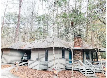 Designer Hideaway @ Callaway Gardens Отели рядом с достопримечательностью «Cecil B. Day Butterfly Center»