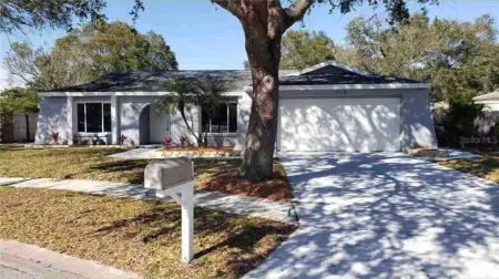 Entire House -Private Pool 3 Bedrooms 2 Baths Отели рядом с достопримечательностью «Олдсмар Литл Лиг»