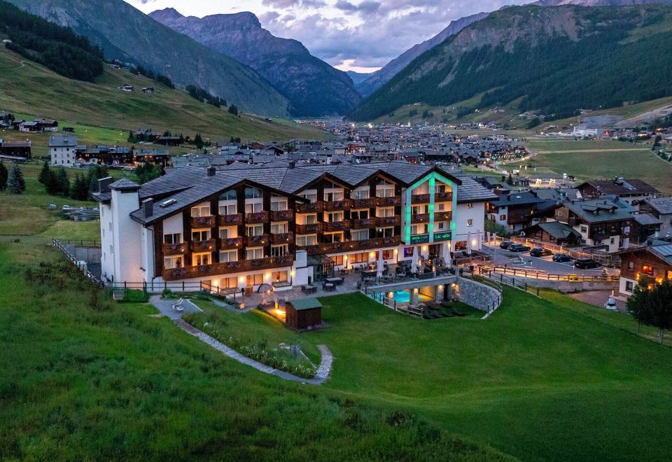 hotel overview picture