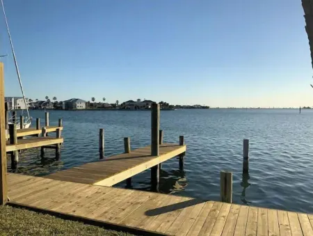 Key Allegro charmer! Surrounded by Water!