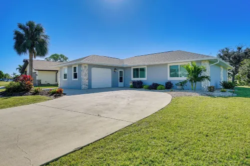 Punta Gorda Oasis w/ Saltwater Pool + Gas Grill! - parking