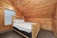 Loft In the Pines, On Snowmobile Trail