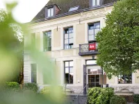 Ibis Douai Centre Hotel a Estrees