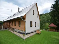 Cottage in Liberec with Sauna and Ski Nearby - bar