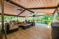 Luxe Kentucky Cabin Rental ~ 36 Mi to Mammoth Cave - 3 tähden
