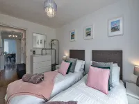 Apartment in Tenby near South Beach - Pools