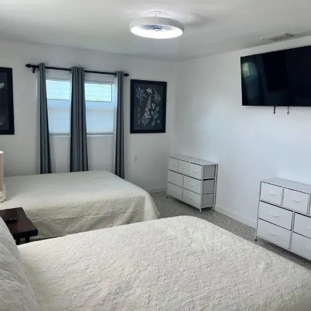Waterfront Oasis, Sunsets, Heated Pool, Hot Tub, Boat Dock, Near Boat Ramp
