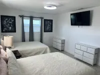 Waterfront Home! Sleeps 8 Heated Pool Spa Boat Dock Chef Kitchen Small Dogs OK