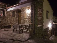 Holiday Home in Laroya with Pool & BBQ Hotels in Laroya