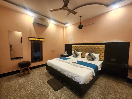 Hotel Sonic Palace Отели рядом со станцией Anand Vihar