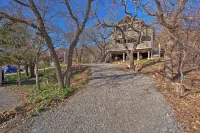 Medicine Park Cabin w/ Mountain Views! - 3-Star